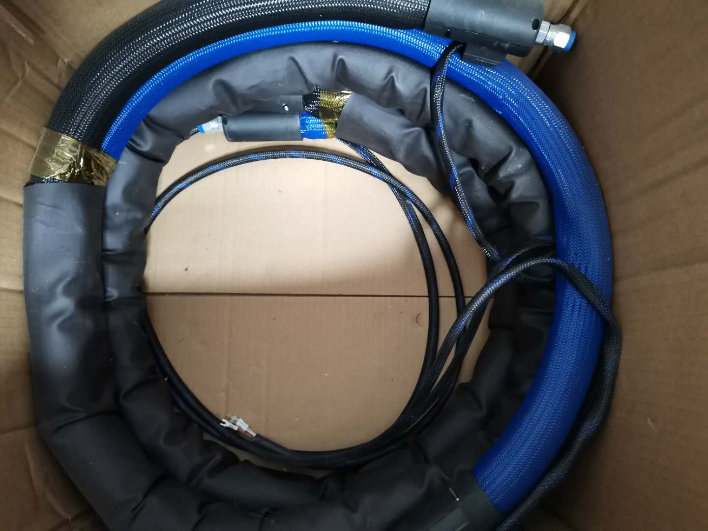 ���˴�ר��AB���ȱ�������